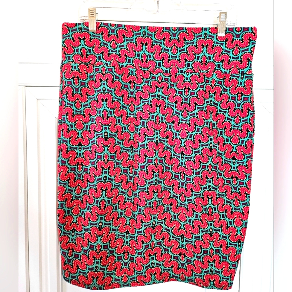 LuLaRoe Red and Green Pencil Skirt Knee-Length Cocktail